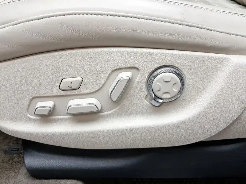 2023 Genesis GV80 с пробегом 28 792 км