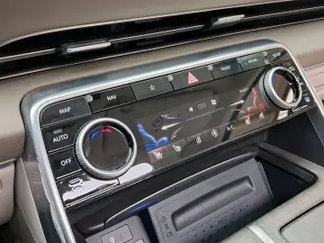 2023 Genesis GV80 с пробегом 28 792 км