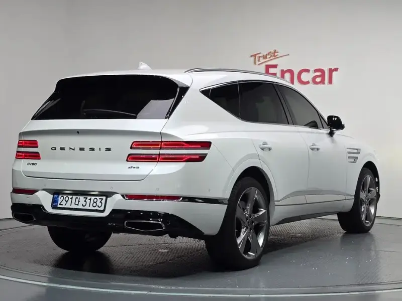 2023 Genesis GV80 с пробегом 33 032 км