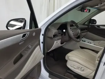 2023 Genesis GV80 с пробегом 33 032 км