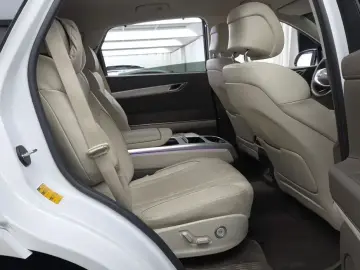 2023 Genesis GV80 с пробегом 33 032 км