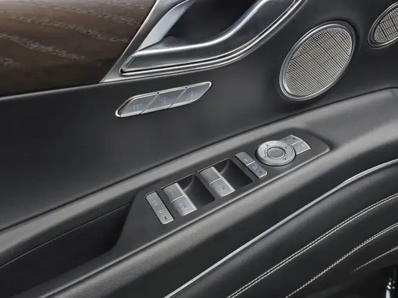 2023 Genesis GV80 с пробегом 94 353 км