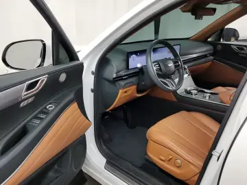 2023 Genesis GV80 с пробегом 39 450 км