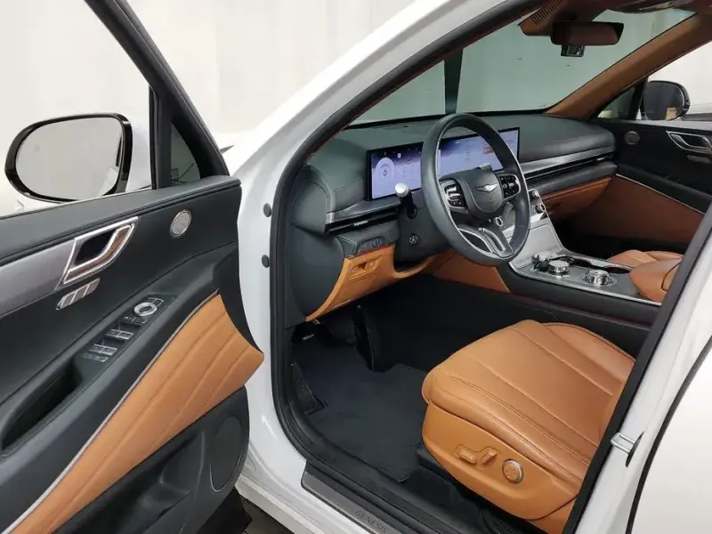 2023 Genesis GV80 с пробегом 39 450 км