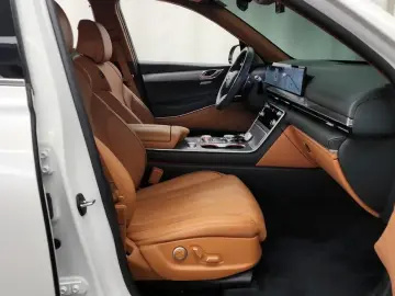 2023 Genesis GV80 с пробегом 39 450 км