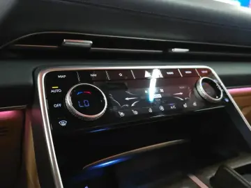 2023 Genesis GV80 с пробегом 26 171 км