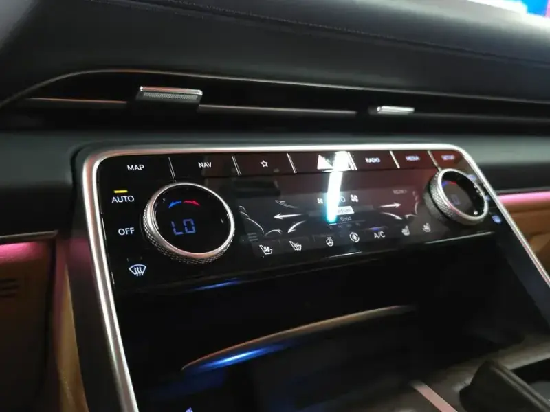2023 Genesis GV80 с пробегом 26 171 км