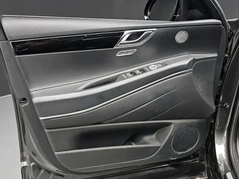 2023 Genesis GV80 с пробегом 58 928 км