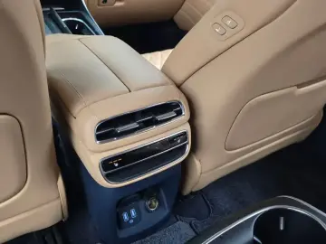 2023 Genesis GV80 с пробегом 48 547 км