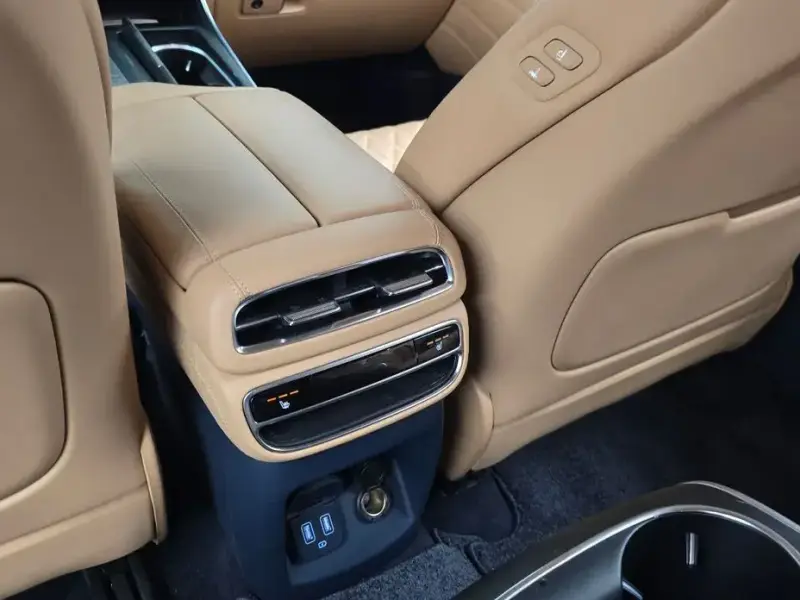 2023 Genesis GV80 с пробегом 48 547 км