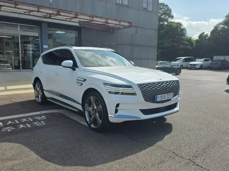 2023 Genesis GV80 с пробегом 24 604 км