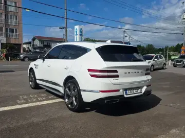 2023 Genesis GV80 с пробегом 24 604 км
