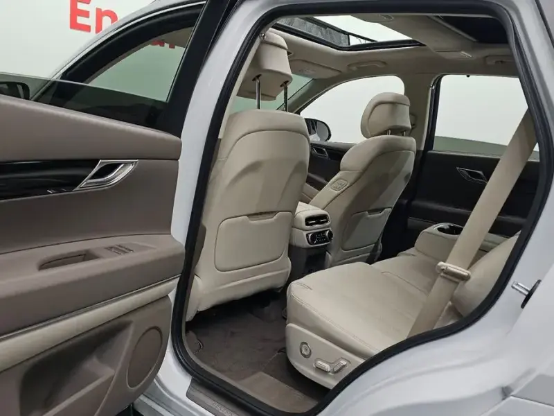 2023 Genesis GV80 с пробегом 63 981 км