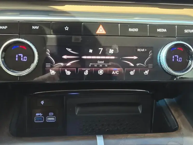 2023 Genesis GV80 с пробегом 24 604 км