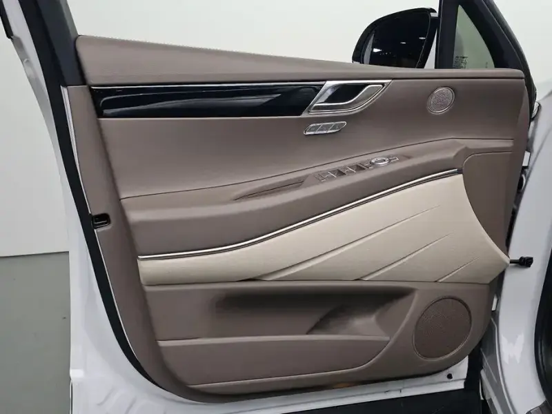 2023 Genesis GV80 с пробегом 63 981 км