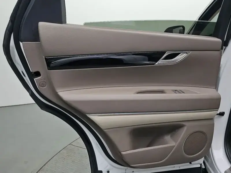 2023 Genesis GV80 с пробегом 63 981 км