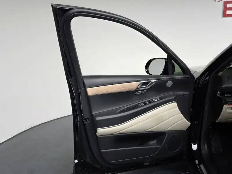 2023 Genesis GV80 с пробегом 56 414 км