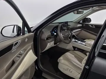 2023 Genesis GV80 с пробегом 28 178 км