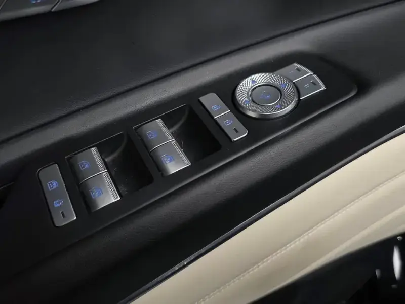 2023 Genesis GV80 с пробегом 56 414 км