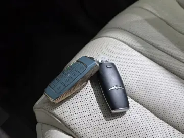 2023 Genesis GV80 с пробегом 28 178 км
