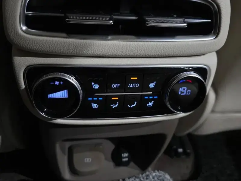 2023 Genesis GV80 с пробегом 28 178 км