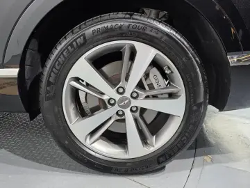 2023 Genesis GV80 с пробегом 28 178 км