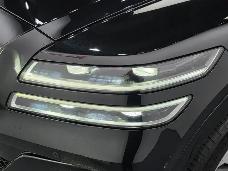 2023 Genesis GV80 с пробегом 28 178 км