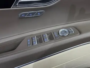 2023 Genesis GV80 с пробегом 28 178 км