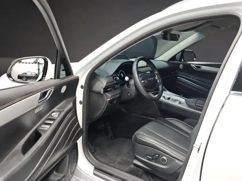 2023 Genesis GV80 с пробегом 20 037 км