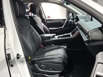 2023 Genesis GV80 с пробегом 20 037 км