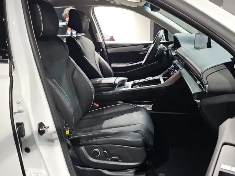 2023 Genesis GV80 с пробегом 20 037 км