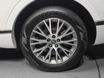 2023 Genesis GV80 с пробегом 20 037 км