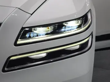 2023 Genesis GV80 с пробегом 20 037 км