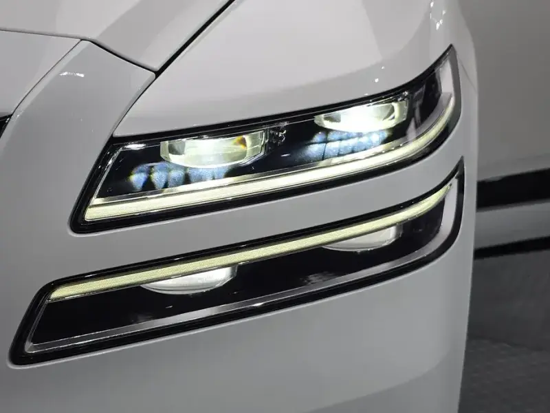 2023 Genesis GV80 с пробегом 20 037 км