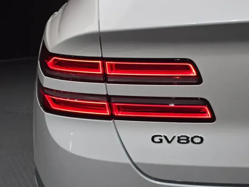 2023 Genesis GV80 с пробегом 20 037 км