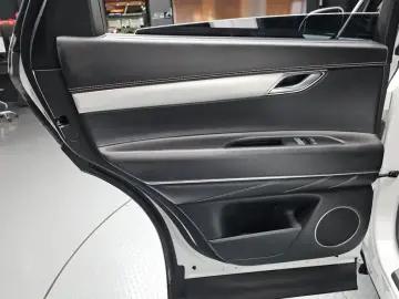 2023 Genesis GV80 с пробегом 20 037 км