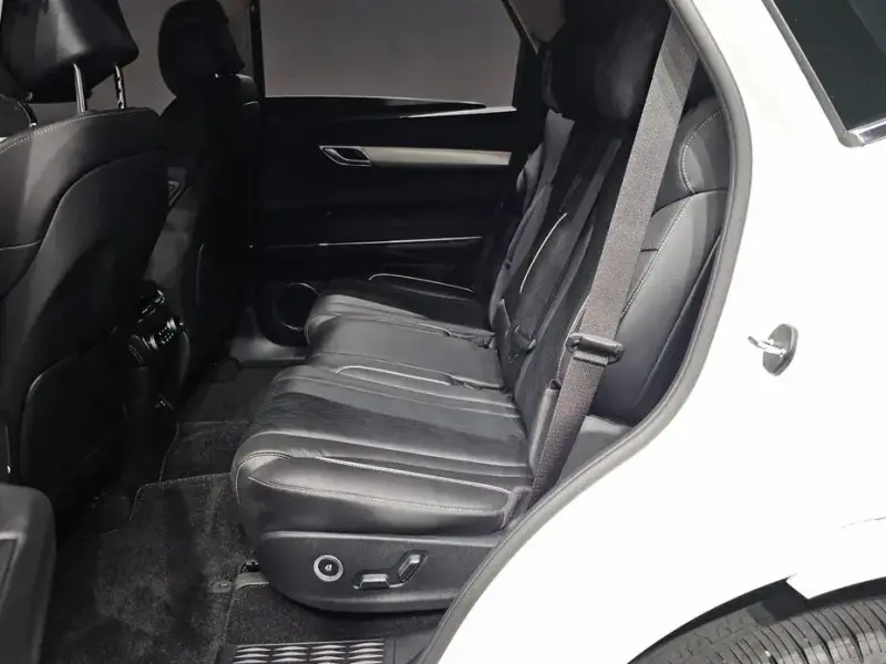 2023 Genesis GV80 с пробегом 20 037 км