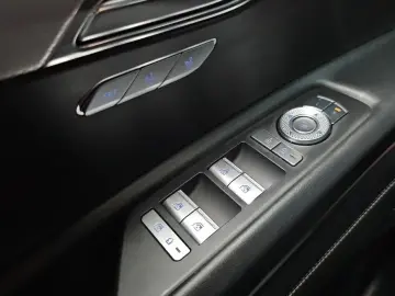 2023 Genesis GV80 с пробегом 20 037 км