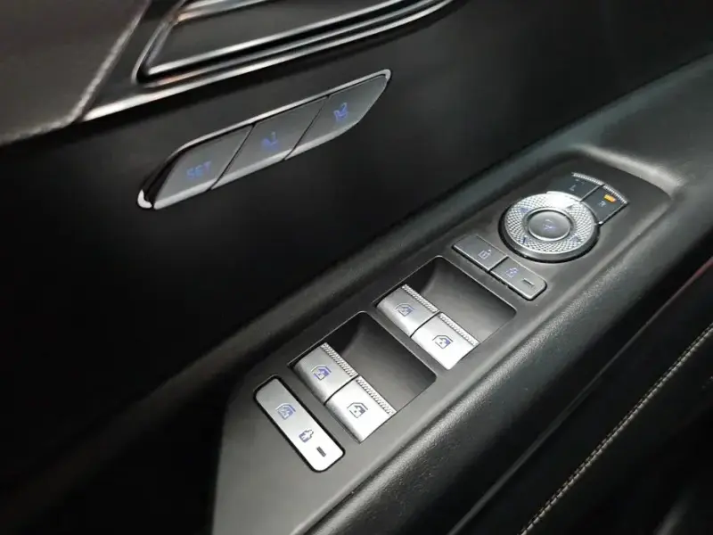2023 Genesis GV80 с пробегом 20 037 км
