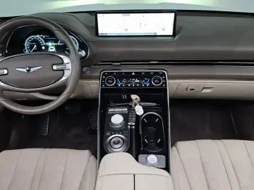2023 Genesis GV80 с пробегом 16 662 км
