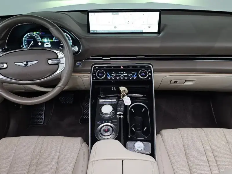 2023 Genesis GV80 с пробегом 16 662 км