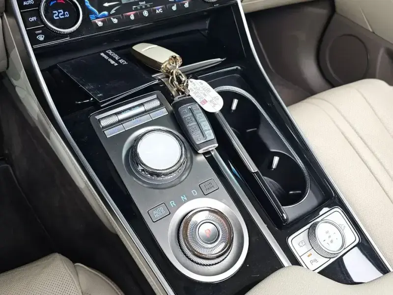 2023 Genesis GV80 с пробегом 16 662 км