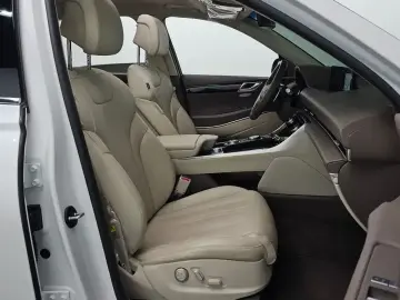 2023 Genesis GV80 с пробегом 16 662 км