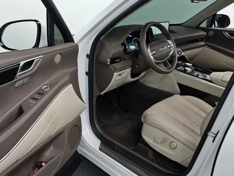 2023 Genesis GV80 с пробегом 16 662 км