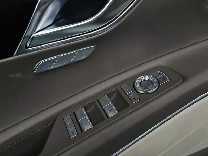 2023 Genesis GV80 с пробегом 16 662 км