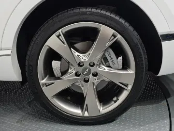 2023 Genesis GV80 с пробегом 16 662 км