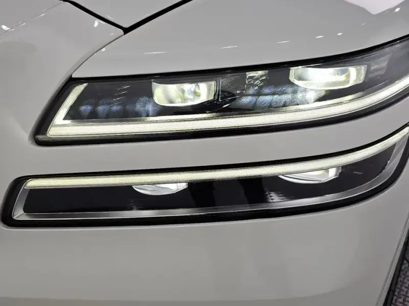 2023 Genesis GV80 с пробегом 16 662 км
