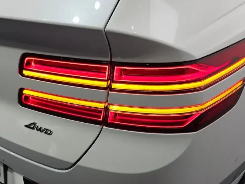 2023 Genesis GV80 с пробегом 16 662 км