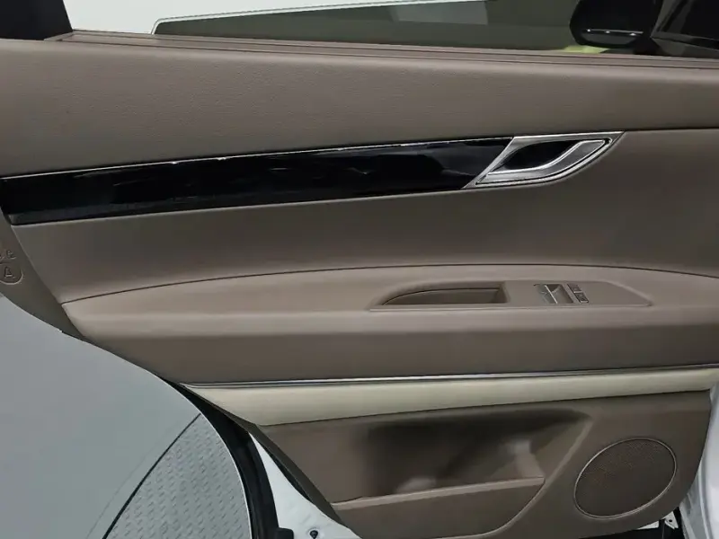 2023 Genesis GV80 с пробегом 16 662 км