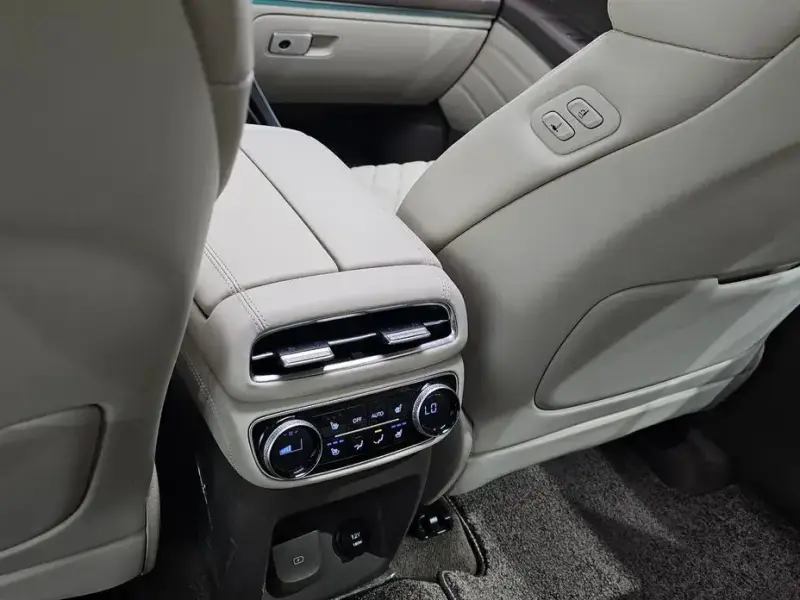 2023 Genesis GV80 с пробегом 60 746 км